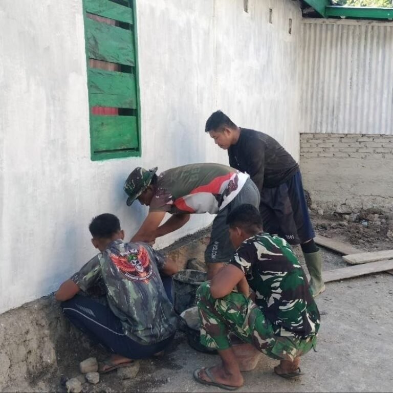 Satgas TMMD Perbaiki Pondasi Rumah Bella, Warga Pattuku Bersyukur