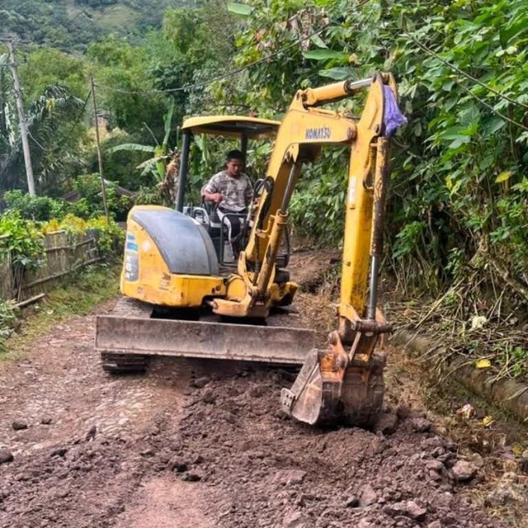 TMMD ke-129: Excavator Percepat Pembentukan Jalan di Kecamatan Bontocani