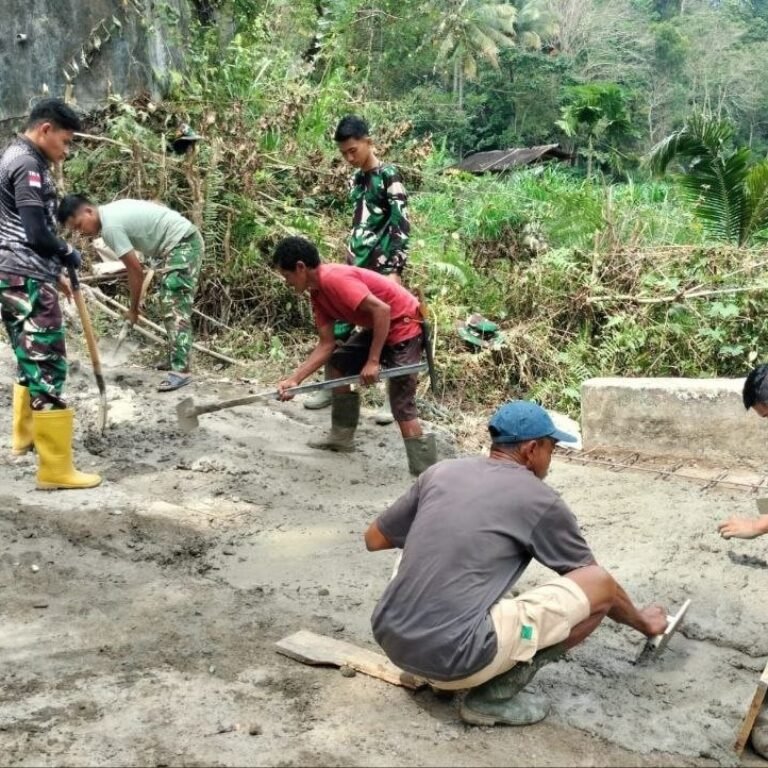 Gotong Royong Perbaiki Dekker Titik 5 di Dusun Jawi-Jawi