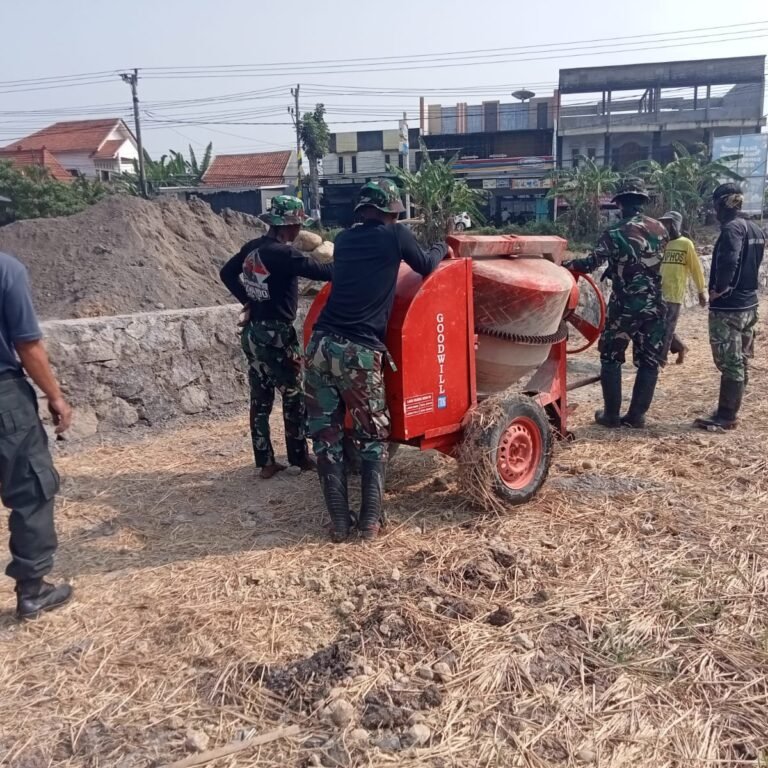 Peralatan Bergerak, Pembangunan Talud dan Jalan Parangjoro Terus Melaju