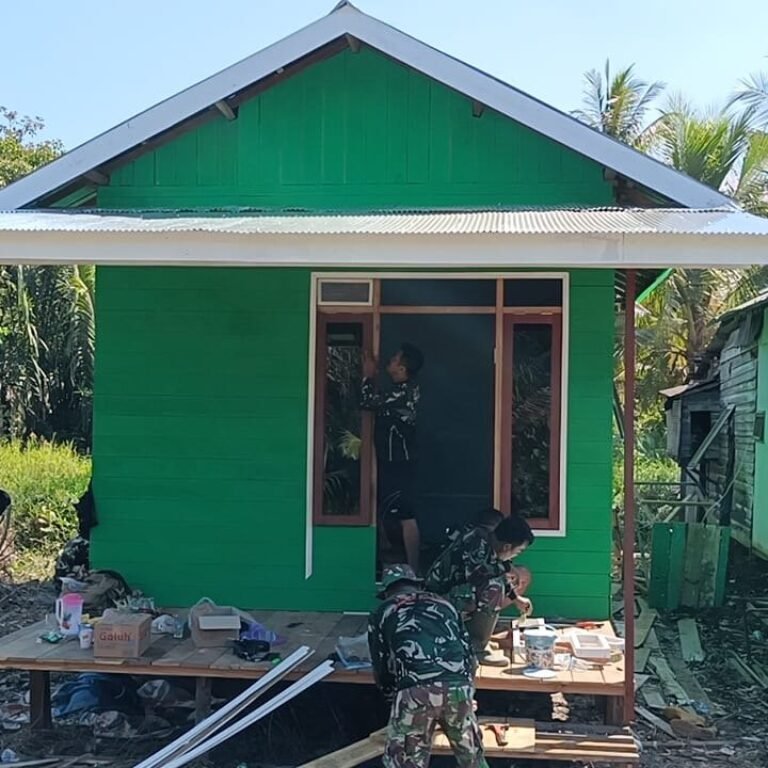 Pemasangan Lis Jendela dan Pengecatan Tuntas, Rumah Nini Noorhayati Siap Huni