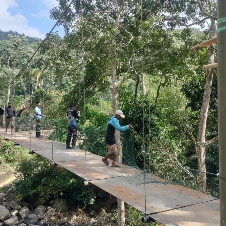 Akhirnya Rampung: Pengaman Jembatan Pattuku-Lemo Dipasang Tim TMMD