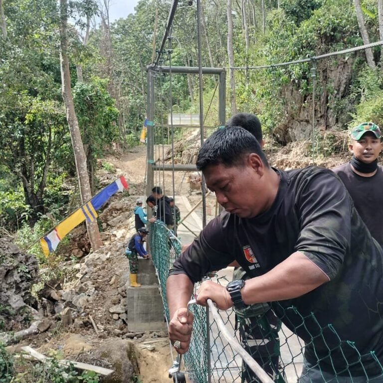 Ram Pengaman Dipasang, Jembatan Gantung Pattuku Siap Digunakan Warga
