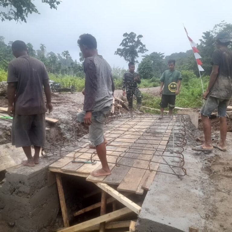 Awal Pembangunan Jembatan Sarah Raya Ditandai Susunan Kayu dan Rangka Besi