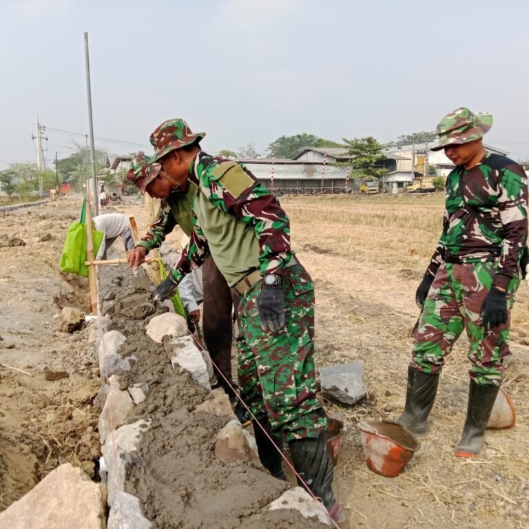 Pembangunan Infrastruktur TMMD Ke-129 Dorong Pergerakan Ekonomi Parangjoro