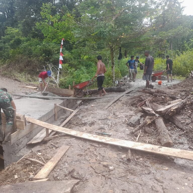 Lintasan Tanah di Sarah Raya Disulap: Cor Semen Tutup Rangka, Jembatan Mulai Terbentuk