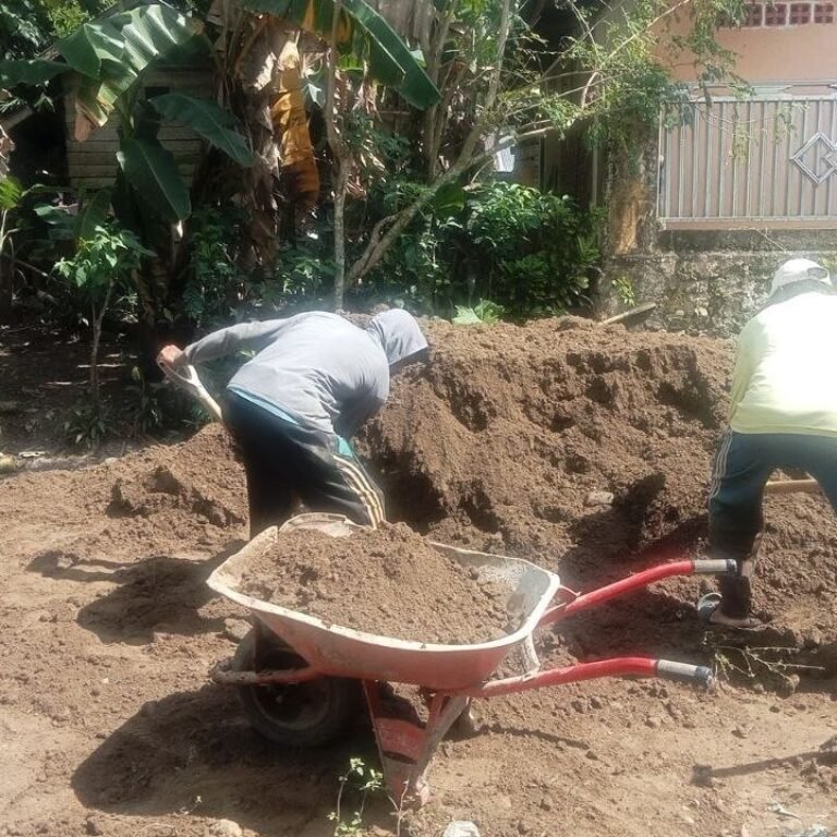 Perataan Jalan Jadi Langkah Akhir Persiapan Jembatan Gantung TMMD di Kecamatan Sibulue