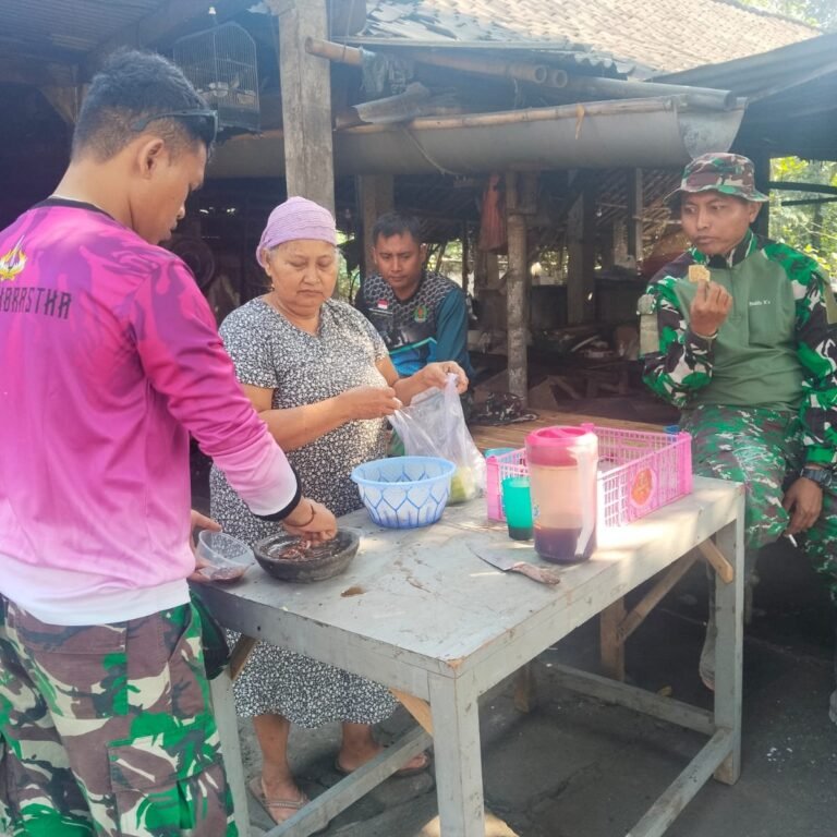 Di Parangjoro, Sore Hari TMMD Menjadi Waktu Bicara dan Berbagi Antarwarga dan Satgas
