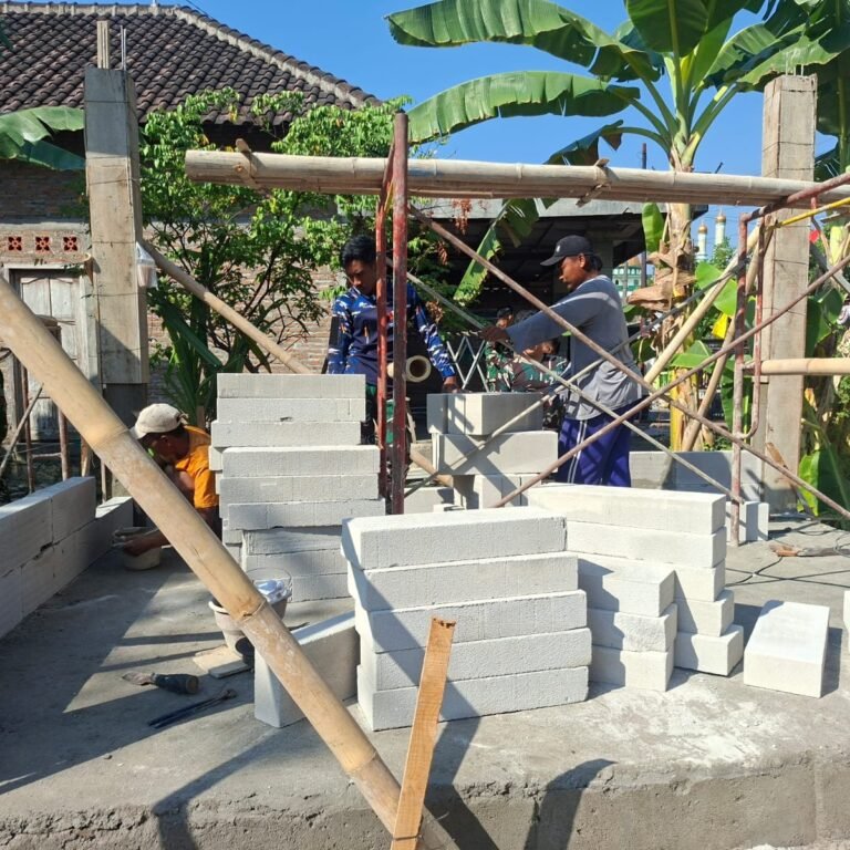Poskampling Parangjoro: Pengerjaan Dinding dan Kolom Dikebut pada TMMD Ke-129