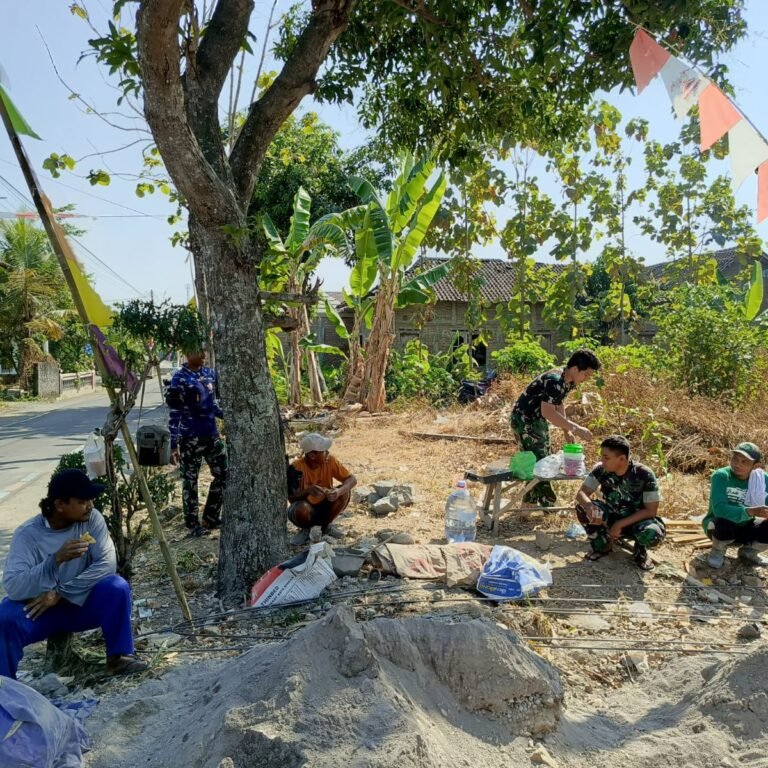 Kopi dan Komsos: Cara Satgas TMMD 0726/Sukoharjo Jalin Kepercayaan Warga Parangjoro