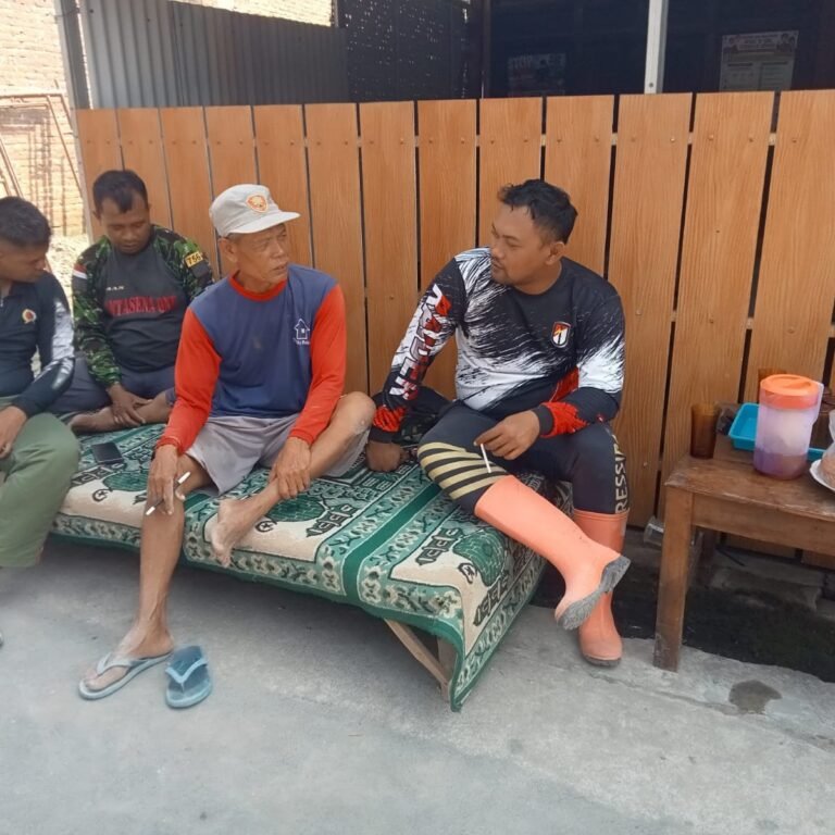 Saat Rehat Menjadi Waktu Koordinasi: Kunci Kelancaran Pembangunan TMMD Parangjoro