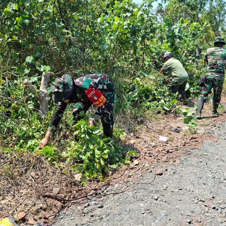 Membersihkan Aliran: Upaya Bersama Warga dan Satgas TMMD di Tamban Bangun