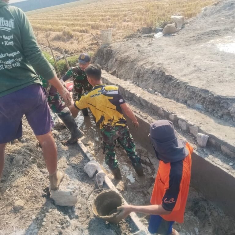 Irigasi Parangjoro Pulih Berkat Kerja Sama Warga dan TNI