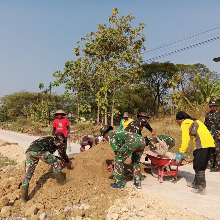 Merapikan Tepian Jalan Sawah Parangjoro, Kunci Agar Cor Tak Cepat Rusak