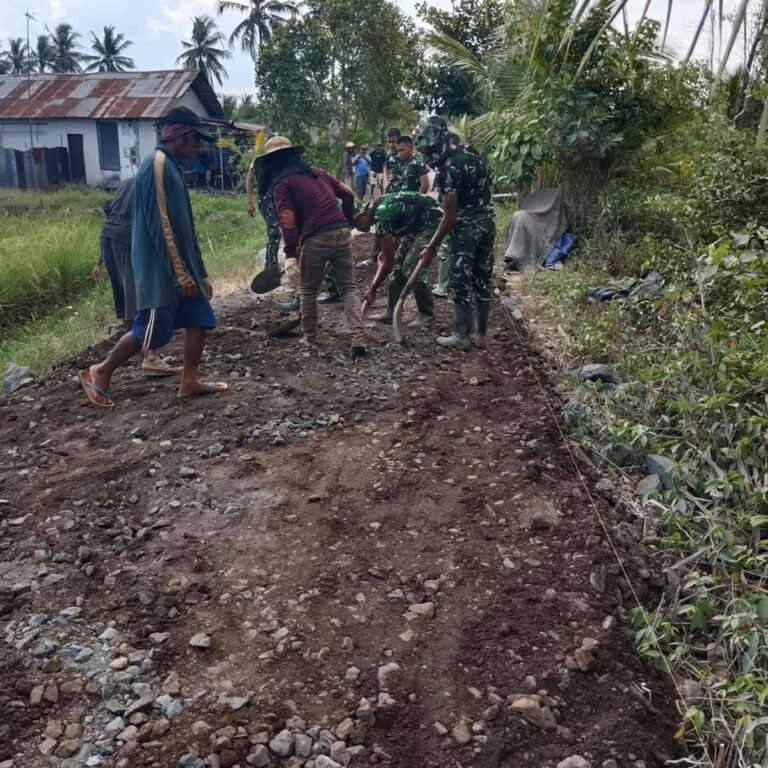 Semangat Gotong Royong Didorongkan Perbaikan Jalan di Tamban Bangun