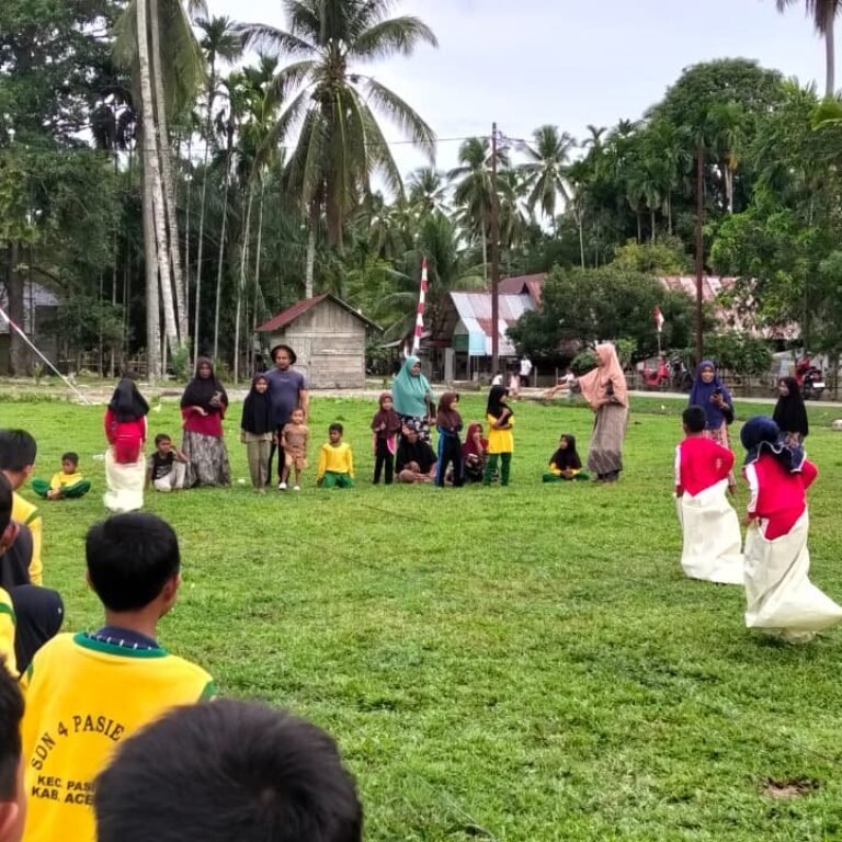 Lapangan Desa Sarah Raya Jadi Pusat Keceriaan HUT ke-81 RI, Anak-anak Ikuti Lomba Balap Kelereng