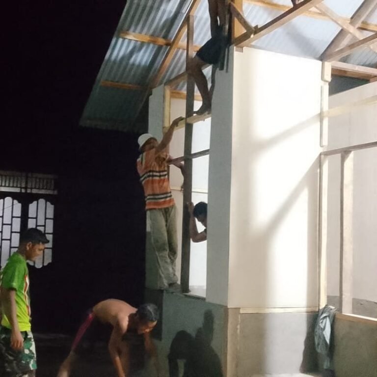 Satgas TMMD Kodim 0114 Aceh Jaya Kerjakan RTLH hingga Malam untuk Kejar Target