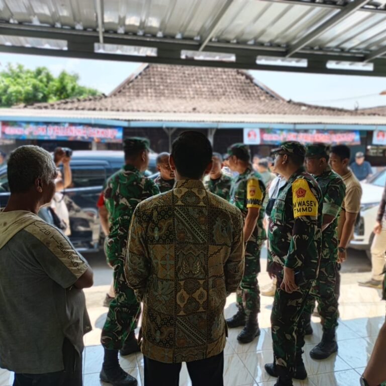 TNI Pantau RTLH TMMD Parangjoro, Waktu Penyelesaian dan Manfaat untuk Warga Jadi Fokus