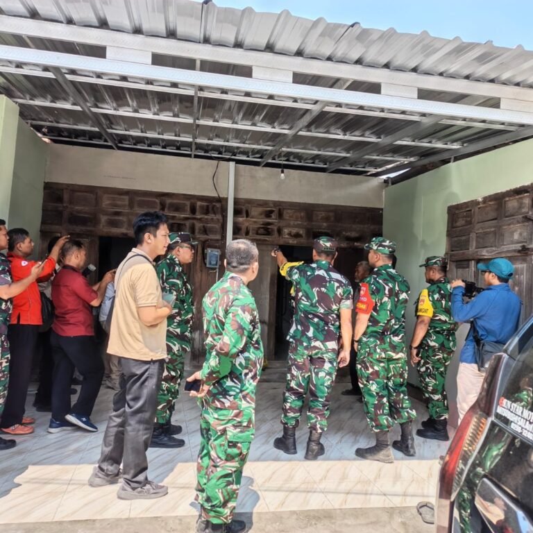 Pentingnya Perbaikan Rumah: Kadispenad Donny Pramono Tinjau RTLH TMMD Parangjoro