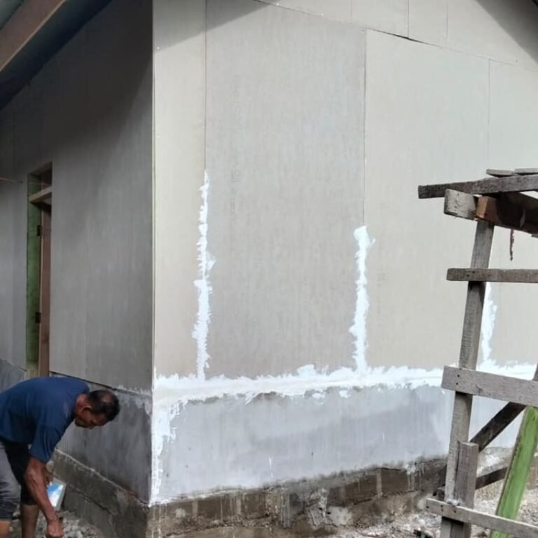 Pengerjaan RTLH TMMD ke-129: Rumah Hasmid Tomi Mendekati Penyelesaian