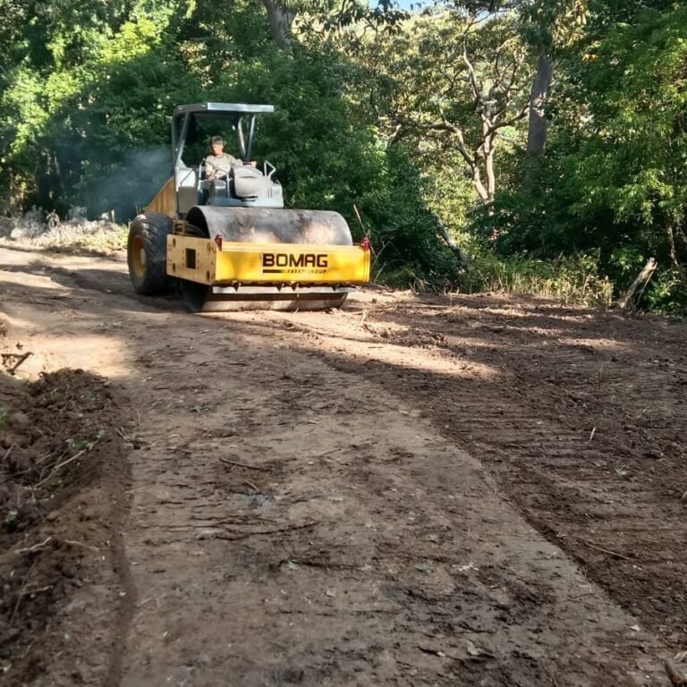 Kepadatan Jadi Prioritas, Vibro Roller Dikerahkan untuk Jalan TMMD di Pattuku