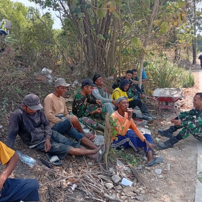 Waktu Istirahat TMMD di Parangjoro Jadi Sumber Informasi Lingkungan