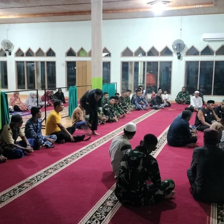 Warga Pattuku dan Satgas TMMD Gelar Doa Bersama di Masjid Saat Pekerjaan Berlanjut Malam