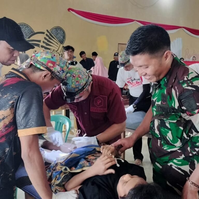 TMMD ke-129 Hadirkan Sunat Massal di Aula Kantor Desa Pattuku