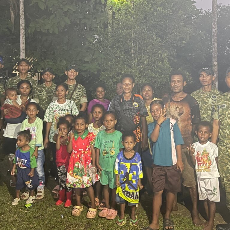 Warga Kampung Masram Rasakan Kepedulian Prajurit Yonif TP 859/RBK terhadap Kesehatan dan Lingkungan