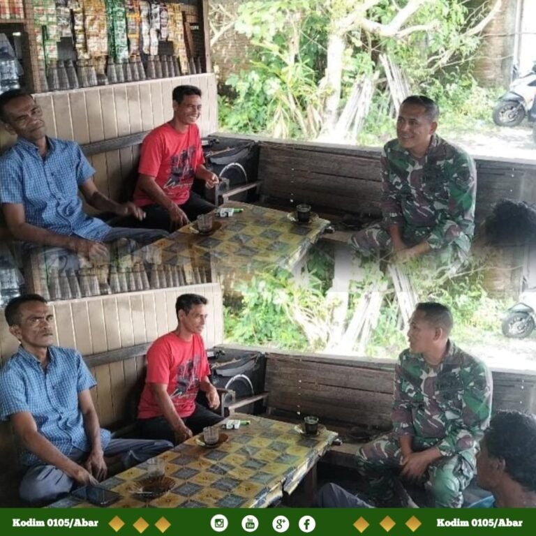Komsos Babinsa Koramil 09/Samatiga Soroti Sampah, Genangan Air, dan Kebersihan Lingkungan Warga