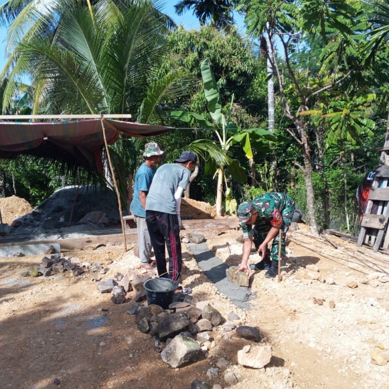 Dari Pekerjaan Pondasi, Komunikasi Babinsa dan Warga Terjalin Secara Langsung