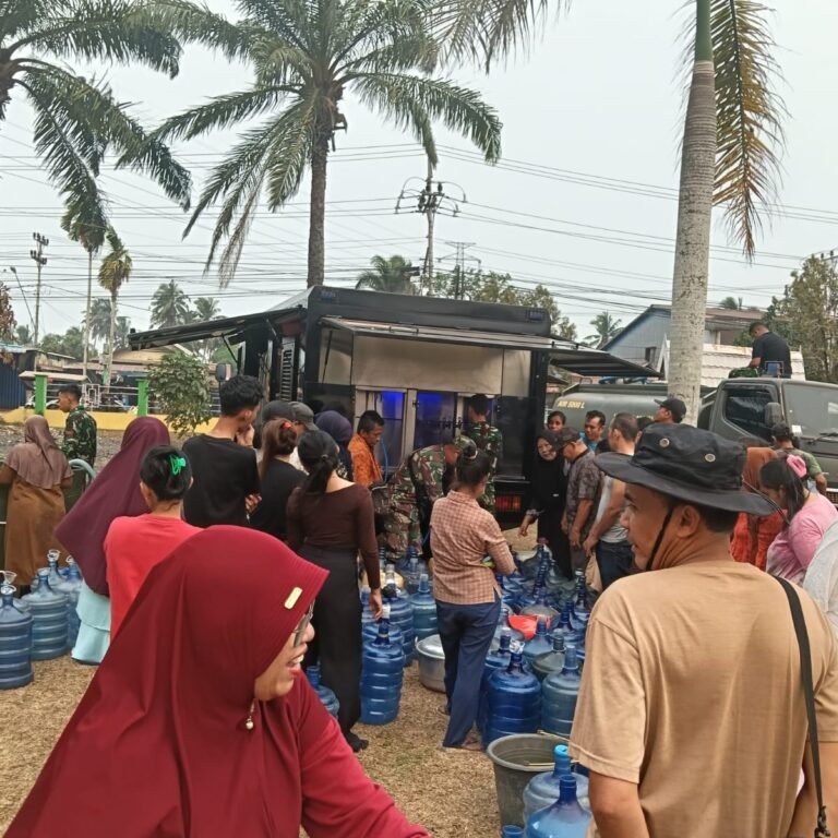 Kodim 1203/Ketapang Salurkan Air Bersih RO, Hadir Atasi Kesulitan Warga di Musim Kemarau