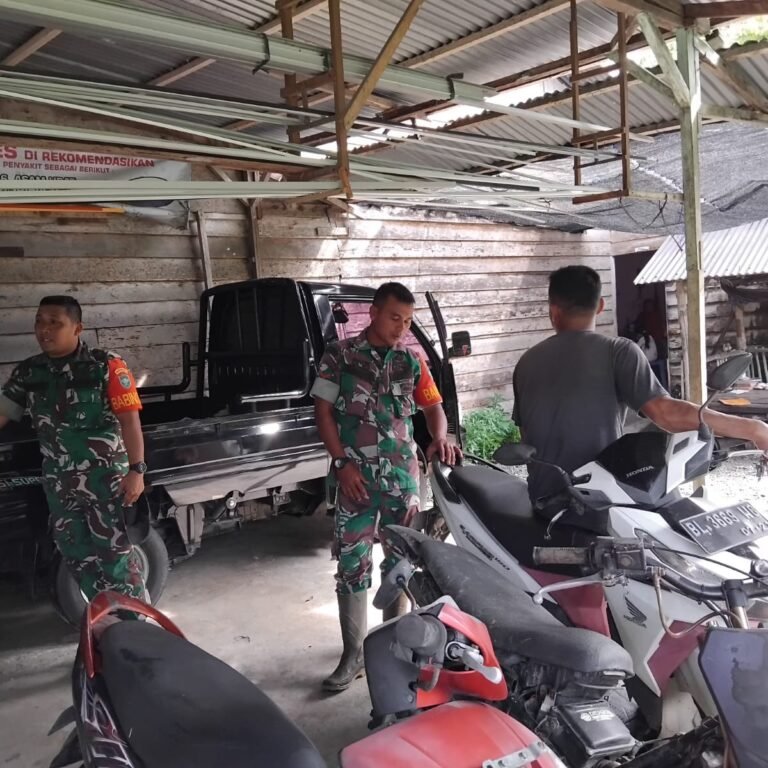 Informasi dari Warga Membantu Babinsa Membaca Perkembangan Situasi di Kecamatan Teunom