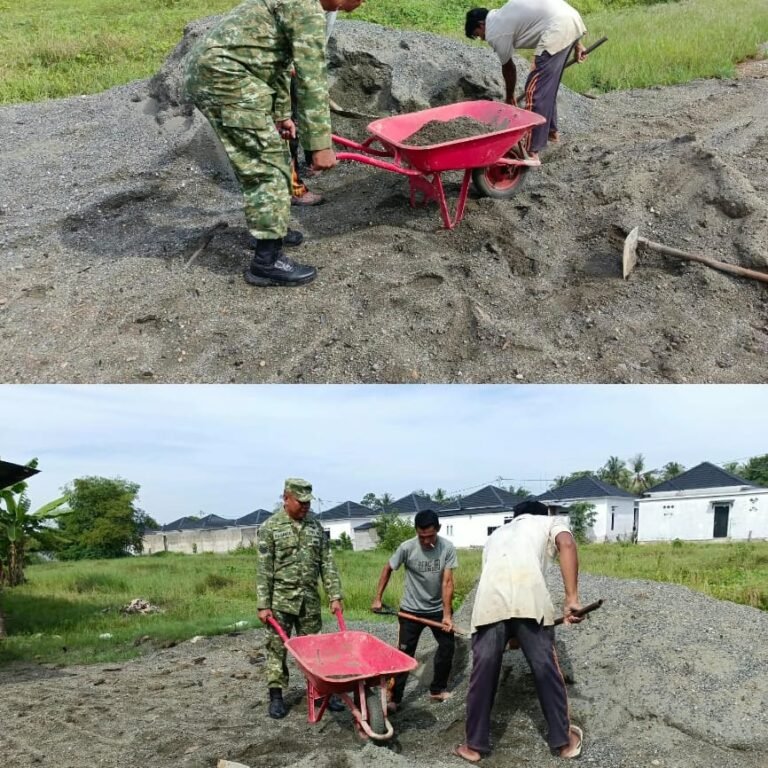 Warga Ujong Tanjong Gotong Royong Timbun Jalan yang Jadi Akses Pertanian