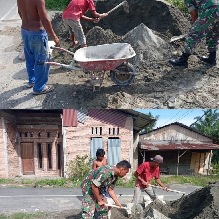 Cangkul dan Sekop di Tangan Babinsa, Gotong Royong Warnai Pengecoran Rumah Warga