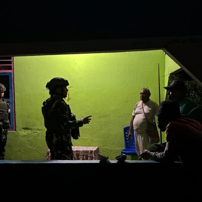 Wakre dan Masram Dipantau Malam Hari, Prajurit Yonif TP 859 Perkuat Pencegahan Karhutla