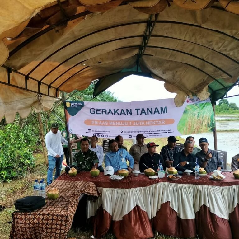 Penanaman Padi PM-ASS Dimulai di Panga, Kodim 0114/Aceh Jaya Turut Hadir Bersama Petani