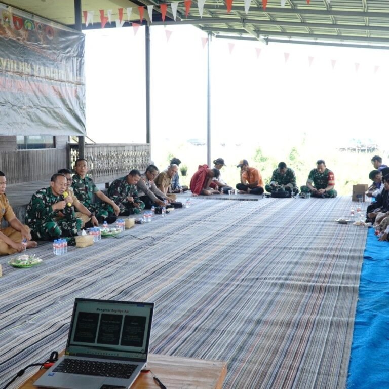 TNI Turun ke Lapangan Cek Titik Rawan Karhutla di Tambak Sari Panji, Camat Apresiasi