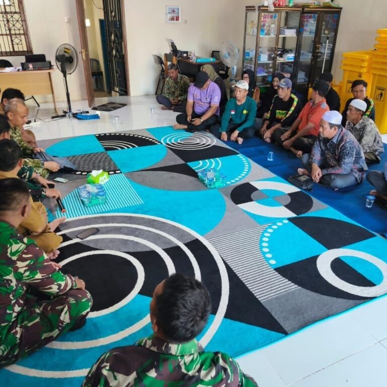 Cegah Karhutla: Tim Mabes TNI Ajak Masyarakat Sawang Waspada