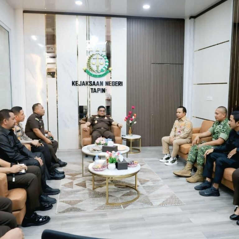 Kejati Kalsel Bertatap Muka dengan Forkopimda Tapin, Dandim Tegaskan Peran Sinergi
