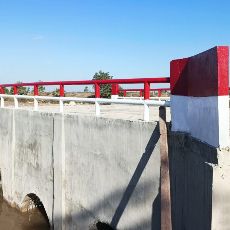 Gotong Royong TNI dan Warga Rampungkan Dua Jembatan Aramco di Merauke