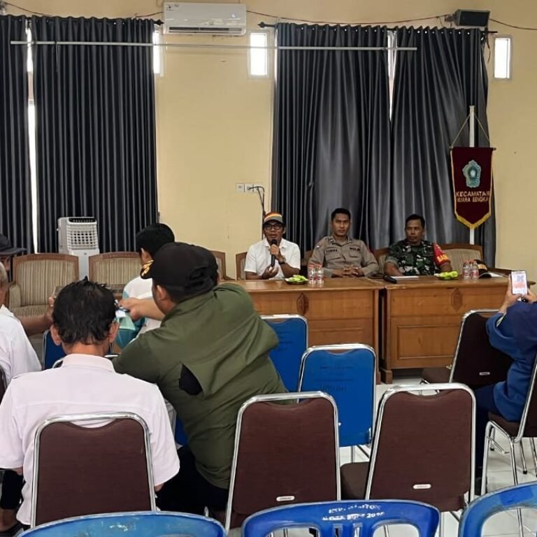 Babinsa Muara Bengkal Ikut Rapat Antisipasi Karhutla di Kecamatan