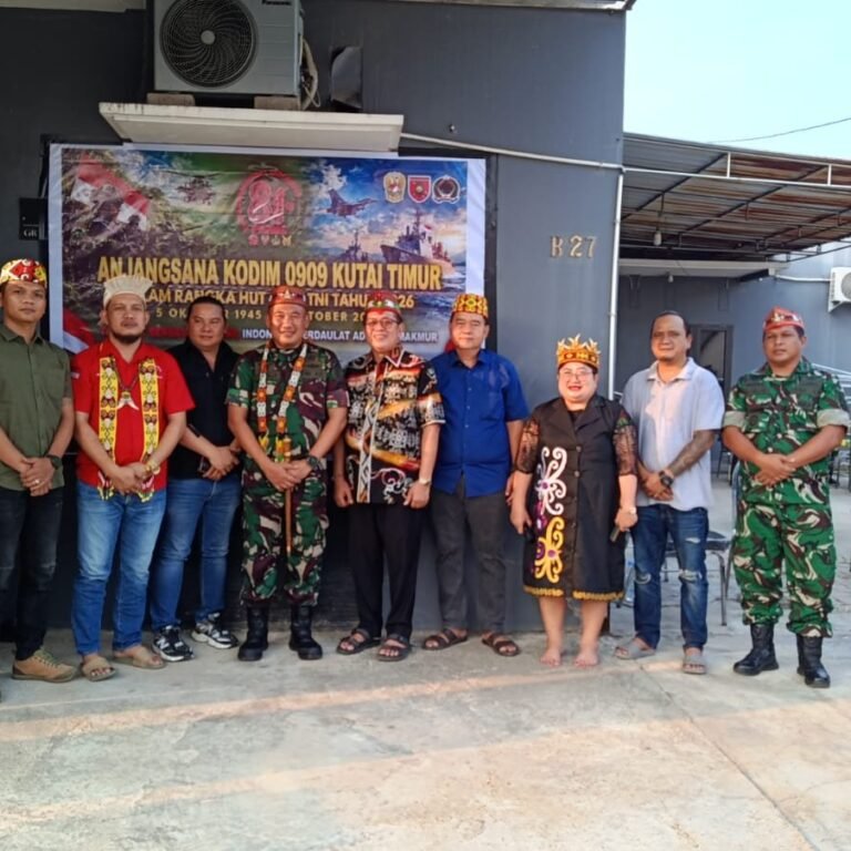 Kodim 0909/KTM dan DAD Kutai Timur Gelar Anjangsana HUT ke-81 TNI