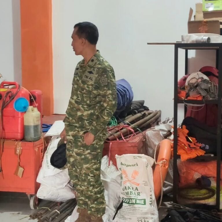 Kolonel Laut (KH) Najib Pimpin Pemeriksaan Sarana Antikarhutla di HSU