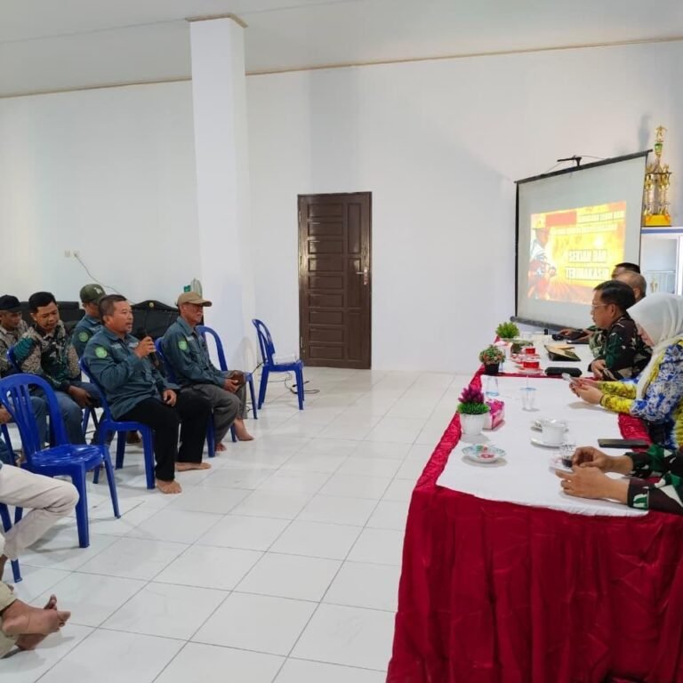 Edukasi Pencegahan Karhutla, Tim Mabes TNI Sambangi Salam Babaris