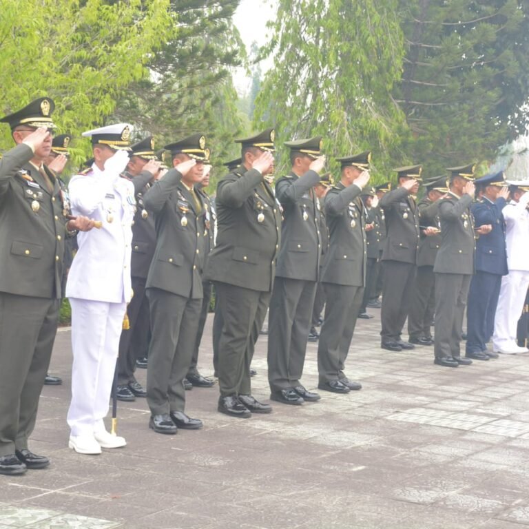 Dari Penghormatan hingga Tabur Bunga, Ziarah Nasional HUT TNI Berlangsung di Banjarbaru
