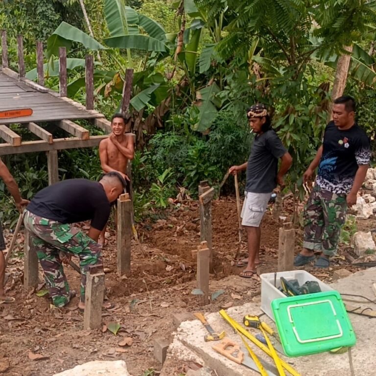 Wujudkan Akses Aman Bagi Warga, TNI dan Masyarakat Gotong Royong Bangun Jembatan Beton