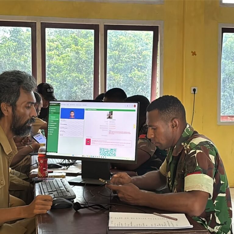 Kolaborasi Yonif TP 859/RBK dan Disdukcapil Perkuat Layanan Administrasi Digital