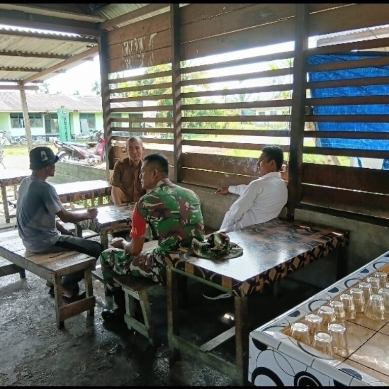 Koramil 05/Simeulue Barat Jaga Komunikasi dengan Warga Melalui Komsos