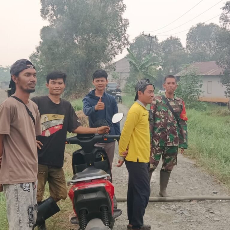 ‎‎Menjaga Alam dan Kesehatan Bersama — Babinsa Mandastana Patroli dan Sosialisasi Cegah Karhutla‎